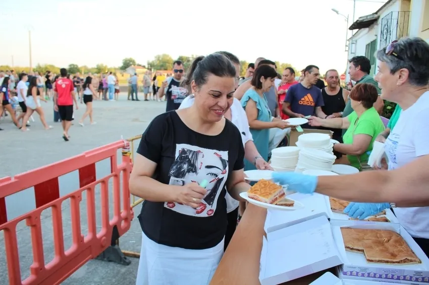 Popular merienda en Alemndra con 600 personas / SILVESTRE
