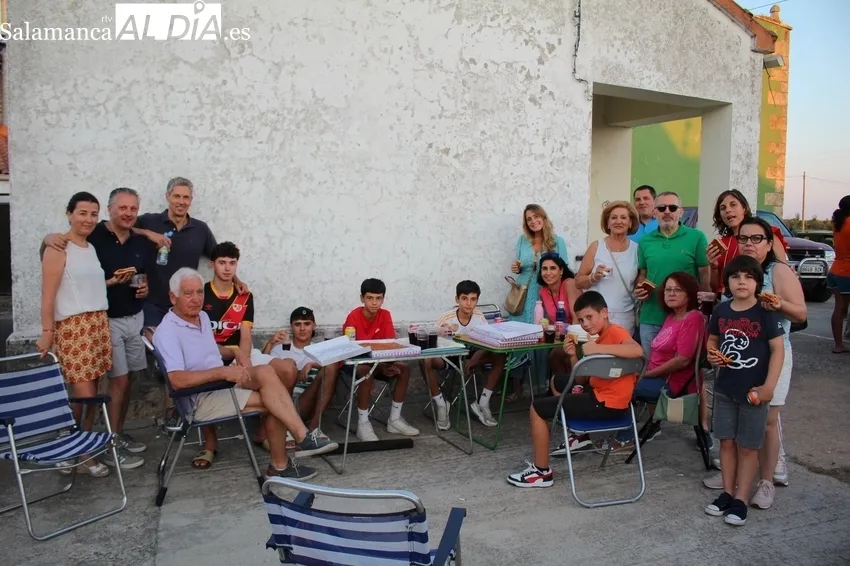 Popular merienda en Alemndra con 600 personas / SILVESTRE