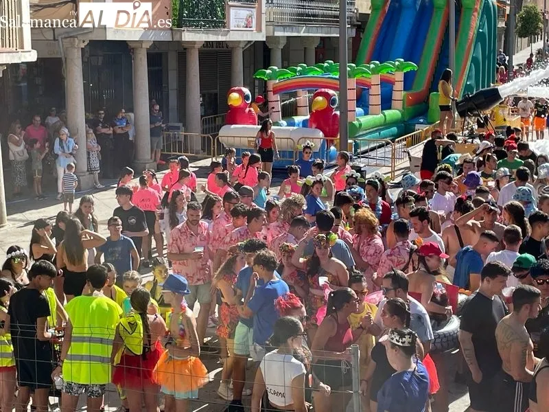 Vibrante chupinazo en Guijuelo para arrancar las fiestas de 2024. Fotos: Miguel González