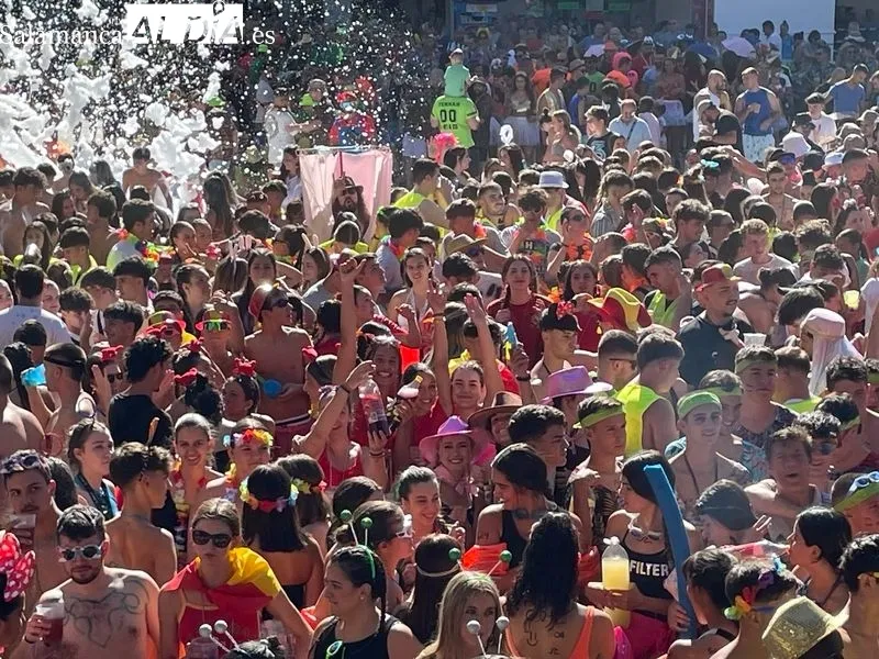 Vibrante chupinazo en Guijuelo para arrancar las fiestas de 2024. Fotos: Miguel González