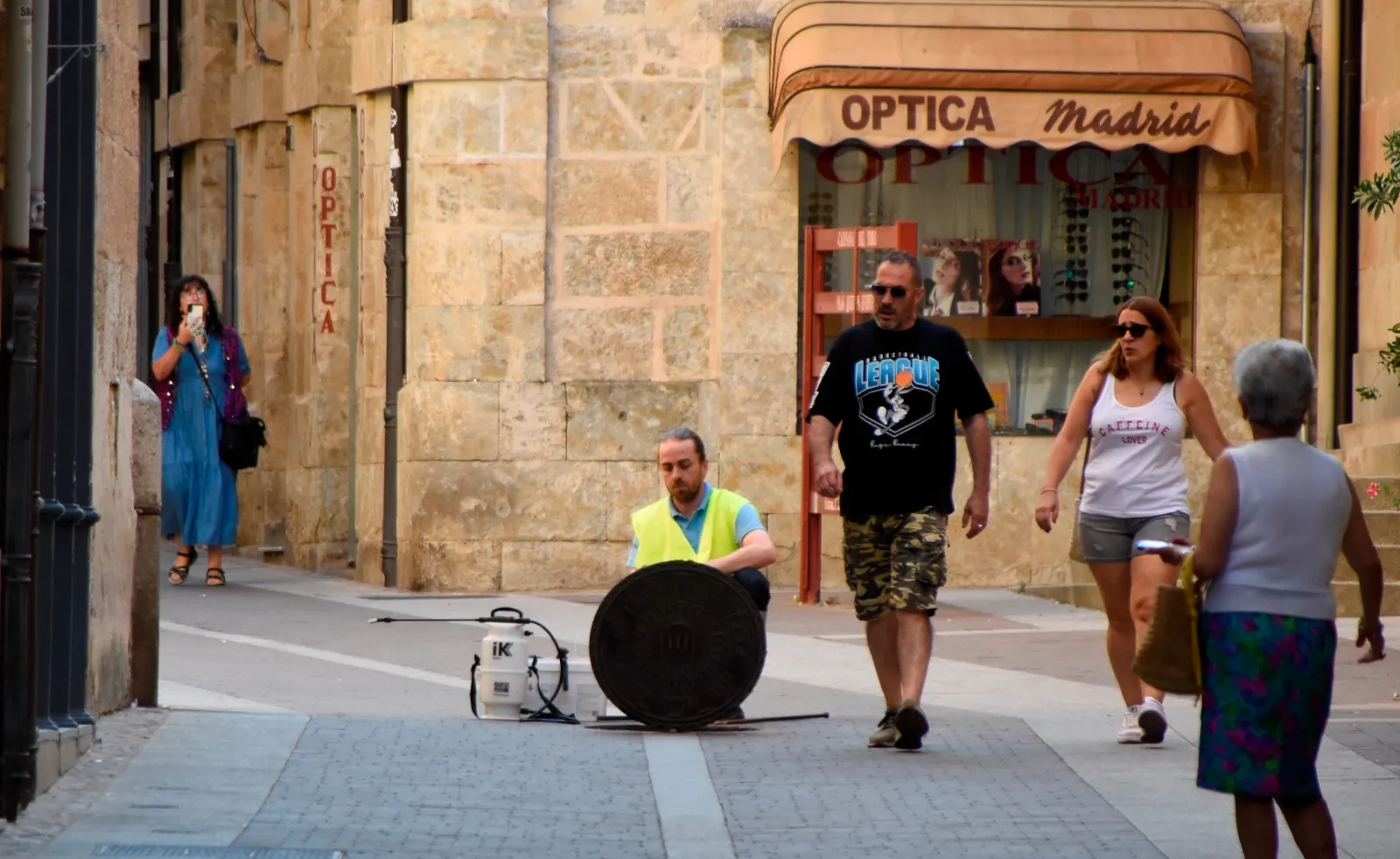 Foto 5 - Arranca una campa&ntilde;a de limpieza de calles, alcantarillas y sumideros con un nuevo producto