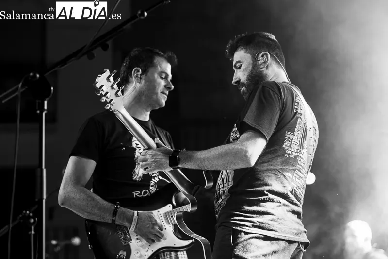Foto 11 - 'Pedr&aacute;' hacer vibrar la Plaza Mayor con el rock transgresivo de Extremoduro
