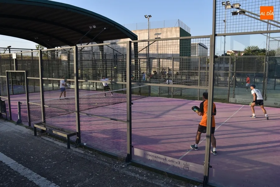 Foto 2 - El II Torneo de Verano de P&aacute;del vive su jornada inaugural
