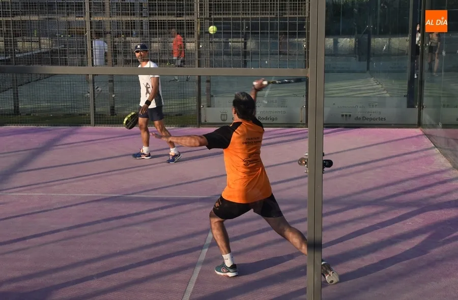 Foto 3 - El II Torneo de Verano de P&aacute;del vive su jornada inaugural