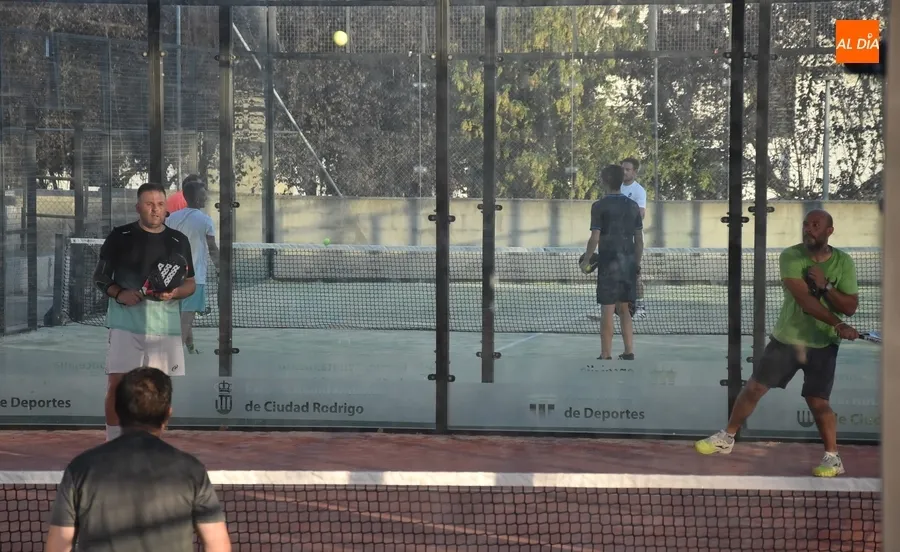 Foto 5 - El II Torneo de Verano de P&aacute;del vive su jornada inaugural