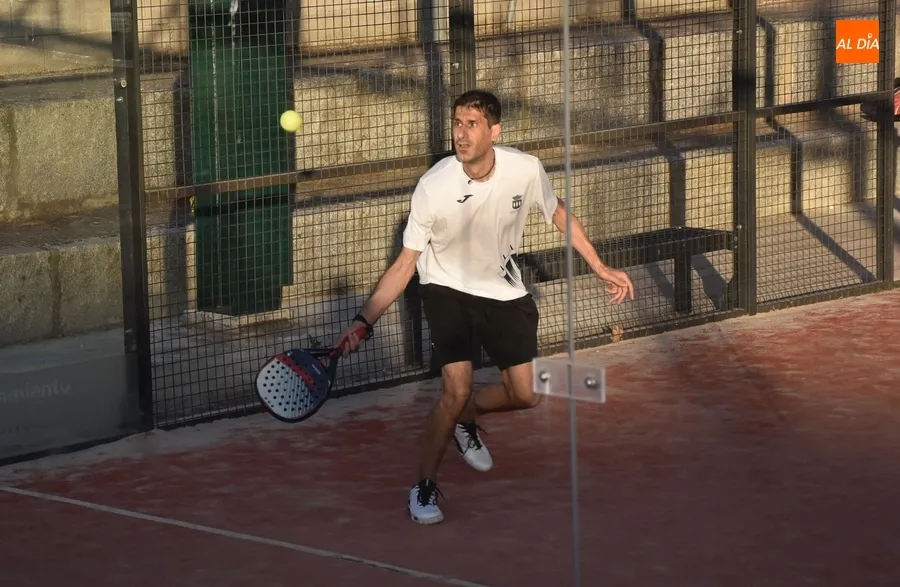Foto 6 - El II Torneo de Verano de P&aacute;del vive su jornada inaugural