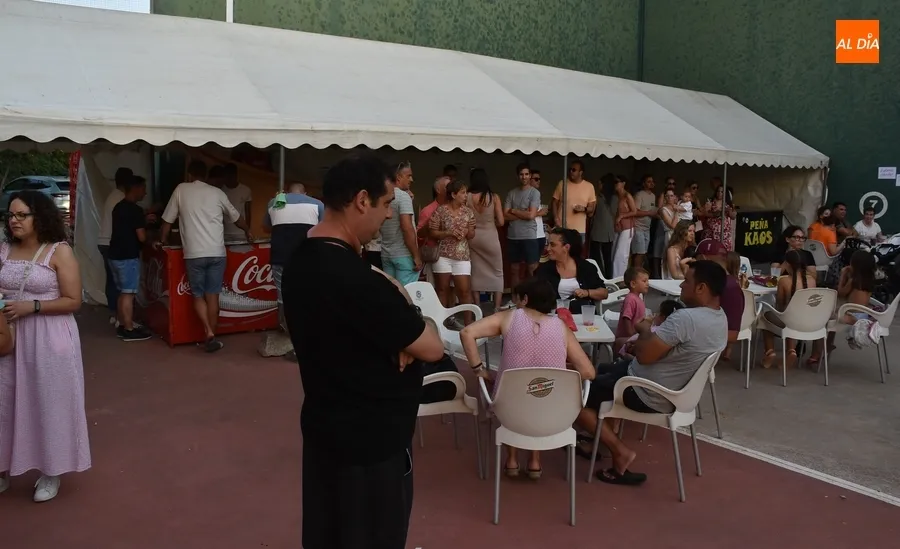 Foto 7 - La Charanga Manliao pone banda sonora a la tarde sabatina en el Valle de San Mart&iacute;n