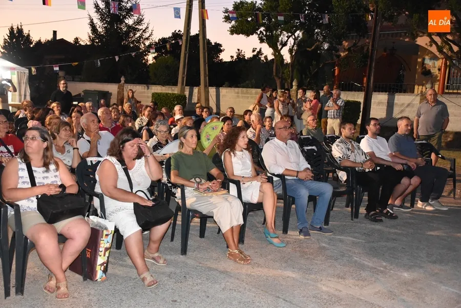 Foto 4 - Velada especial por los 25 a&ntilde;os de la Asociaci&oacute;n del barrio &ldquo;m&aacute;s taurino y con m&aacute;s personalidad&rdquo;