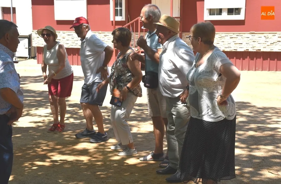 Foto 8 - El Puente baila al ritmo de la m&uacute;sica de Ra&uacute;l D&iacute;az de Dios antes de comer todos juntos