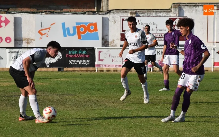 Foto 2 - El Ciudad Rodrigo vence al Juvenil del Real Valladolid en una nueva tarde de m&uacute;ltiples pruebas