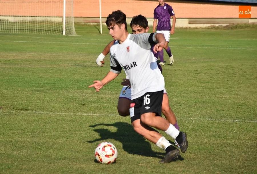 Foto 6 - El Ciudad Rodrigo vence al Juvenil del Real Valladolid en una nueva tarde de m&uacute;ltiples pruebas