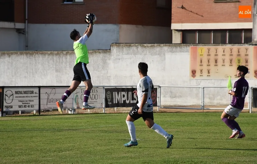 Foto 8 - El Ciudad Rodrigo vence al Juvenil del Real Valladolid en una nueva tarde de m&uacute;ltiples pruebas