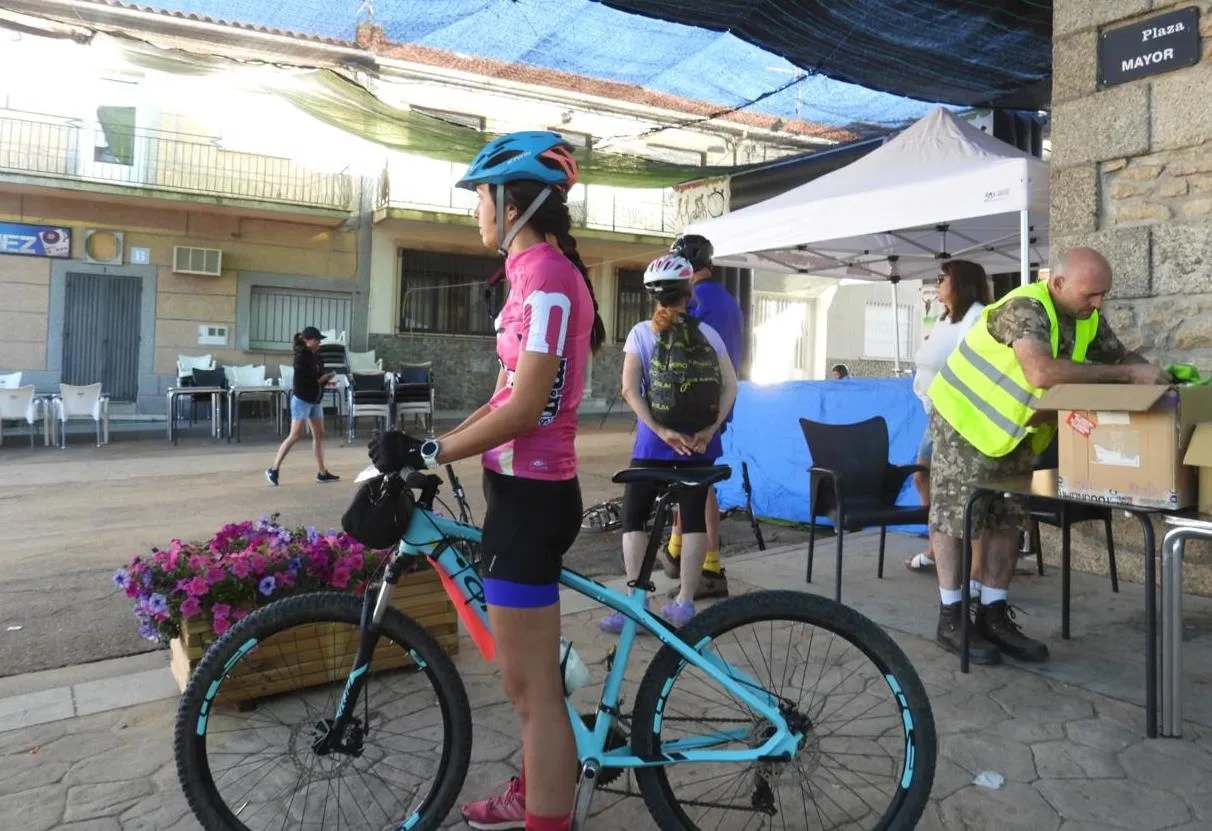 Foto 7 - Pe&ntilde;aparda se abre al deporte estrenando una prueba de BTT con dos recorridos