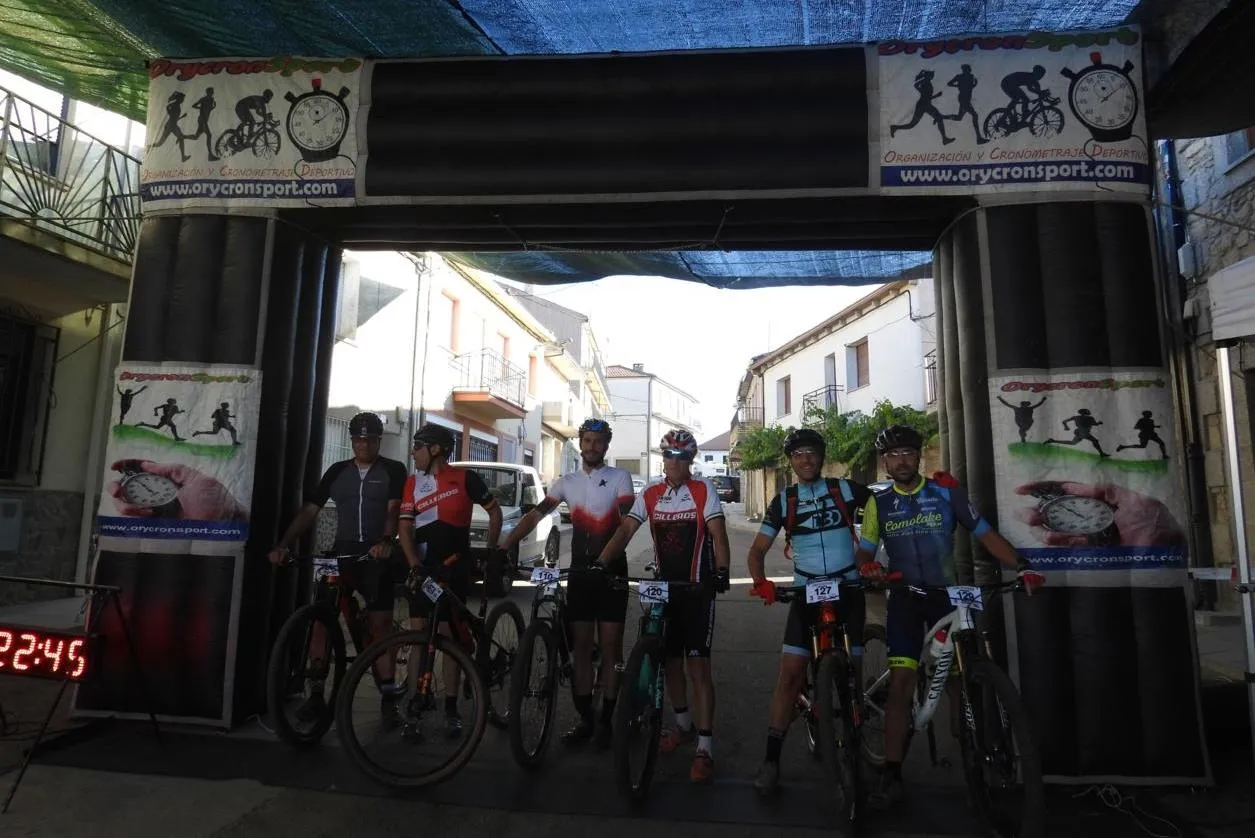 Foto 8 - Pe&ntilde;aparda se abre al deporte estrenando una prueba de BTT con dos recorridos