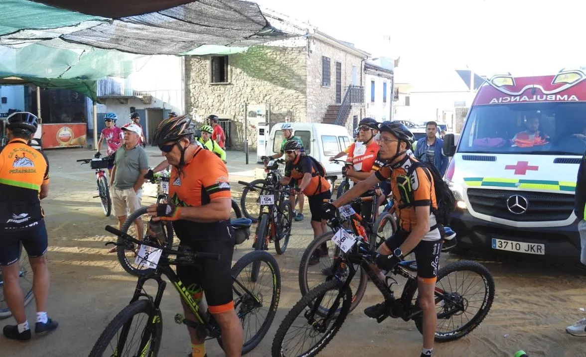 Foto 11 - Pe&ntilde;aparda se abre al deporte estrenando una prueba de BTT con dos recorridos