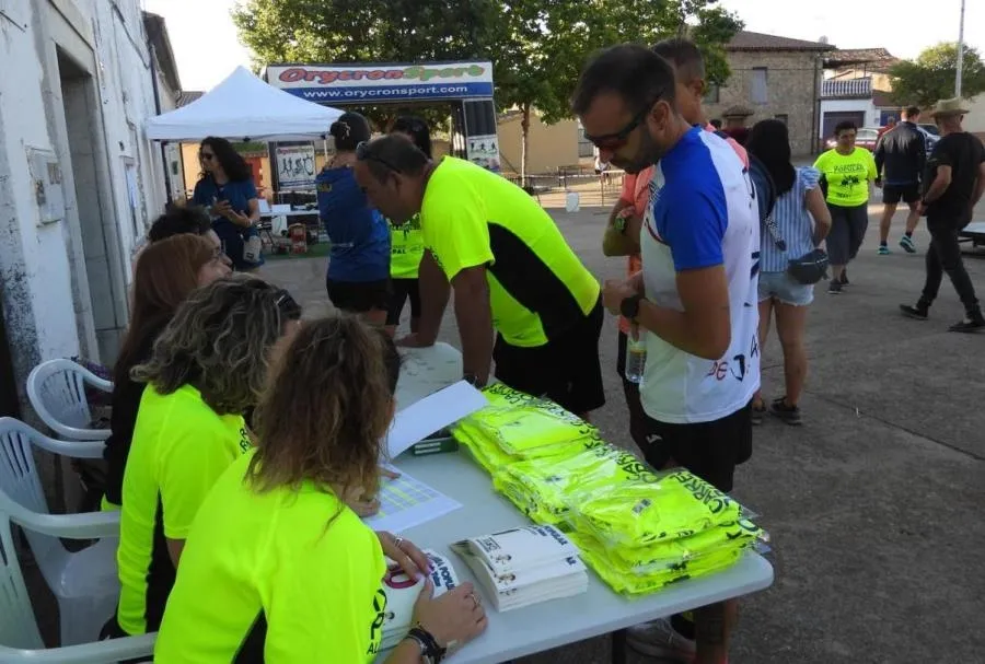 Foto 5 - Adri&aacute;n Mart&iacute;n y Lourdes Lobato se adjudican la IX Carrera Popular de Aldehuela de Yeltes