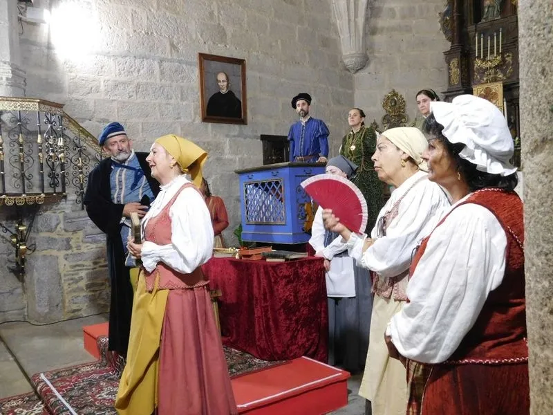El grupo salmantino Lazarillo de Tormes representa 'Buscando a Nebrija' en Diego Álvaro (Ávila)