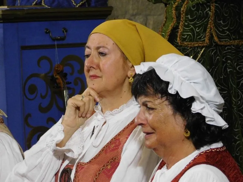 El grupo salmantino Lazarillo de Tormes representa 'Buscando a Nebrija' en Diego Álvaro (Ávila)