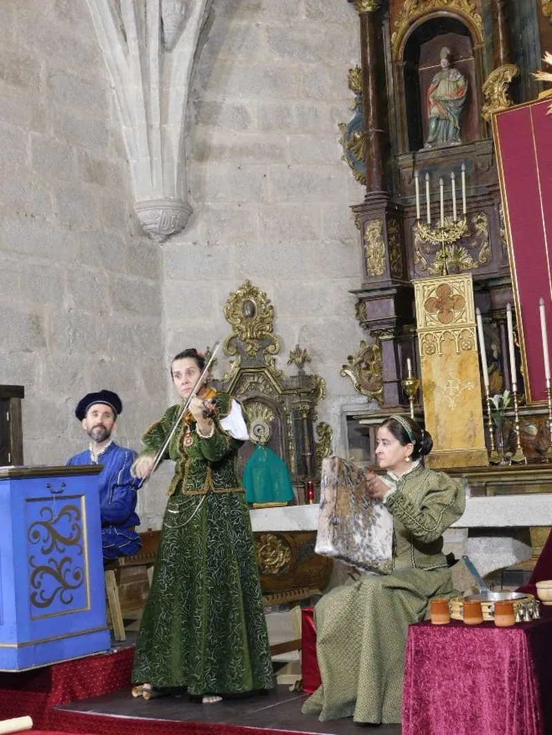 El grupo salmantino Lazarillo de Tormes representa 'Buscando a Nebrija' en Diego Álvaro (Ávila)