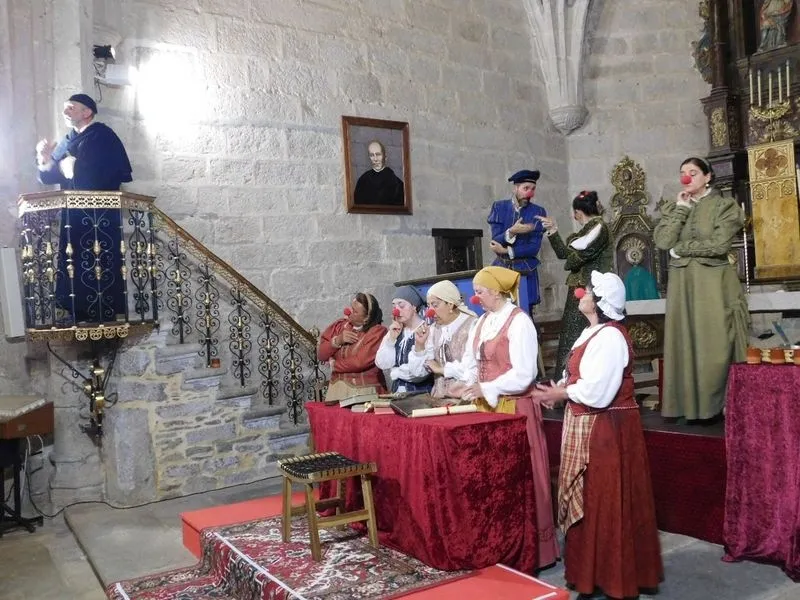 El grupo salmantino Lazarillo de Tormes representa 'Buscando a Nebrija' en Diego Álvaro (Ávila)