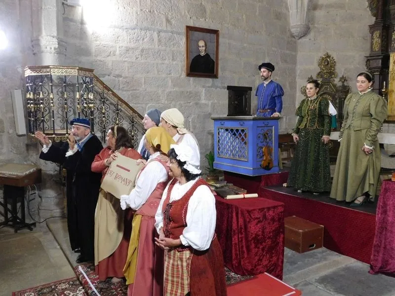 El grupo salmantino Lazarillo de Tormes representa 'Buscando a Nebrija' en Diego Álvaro (Ávila)