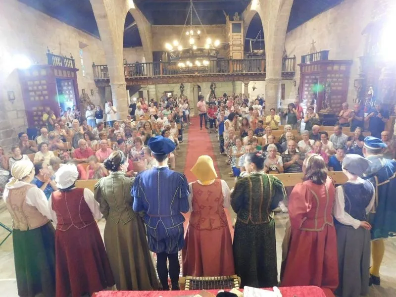 El grupo salmantino Lazarillo de Tormes representa 'Buscando a Nebrija' en Diego Álvaro (Ávila)