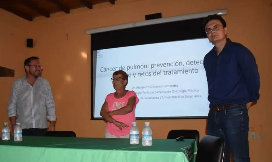 Foto 8 - Aldea calienta motores para su marcha contra el c&aacute;ncer, que roza los 600 inscritos, con una charla