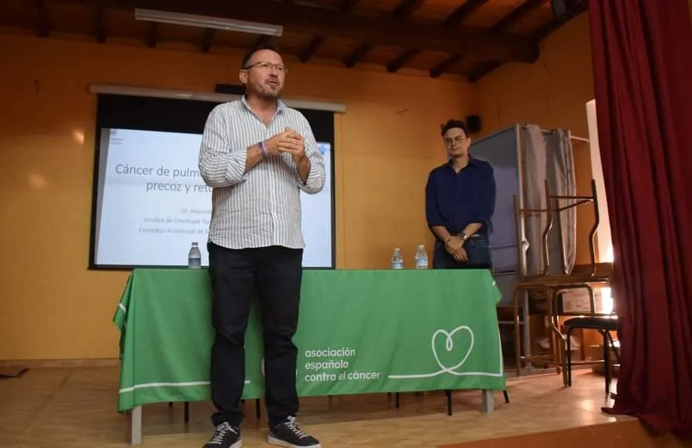 Foto 6 - Aldea calienta motores para su marcha contra el c&aacute;ncer, que roza los 600 inscritos, con una charla