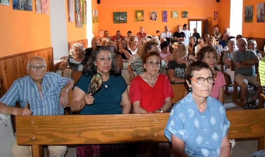 Foto 5 - Aldea calienta motores para su marcha contra el c&aacute;ncer, que roza los 600 inscritos, con una charla