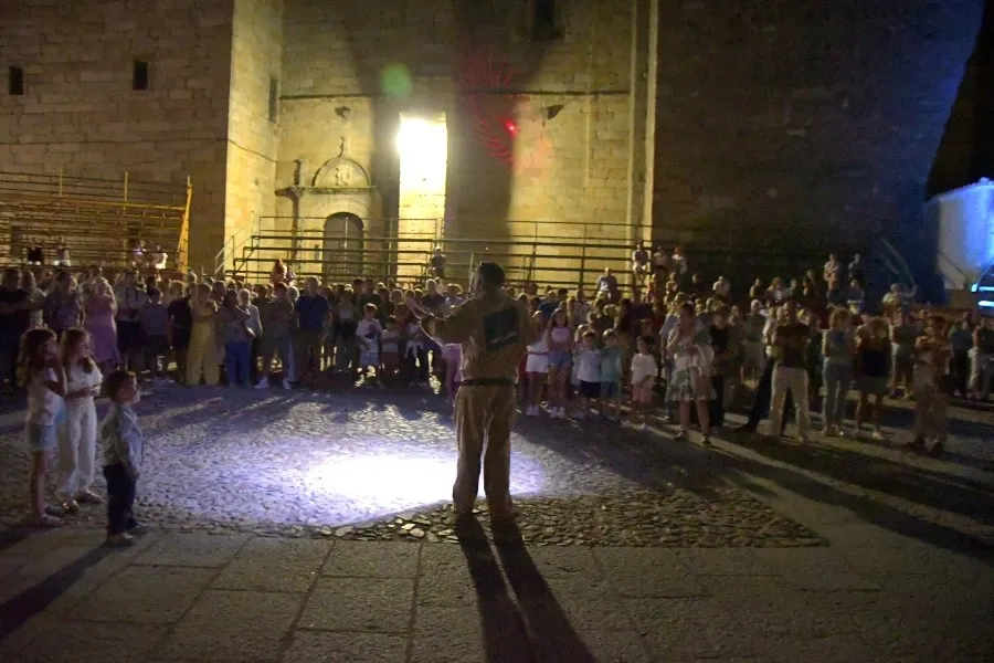 Foto 3 - Exitoso estreno con m&aacute;s de 400 espectadores de &lsquo;Timeland Irue&ntilde;a&rsquo;