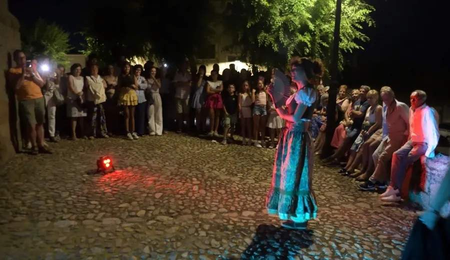 Foto 2 - Exitoso estreno con m&aacute;s de 400 espectadores de &lsquo;Timeland Irue&ntilde;a&rsquo;