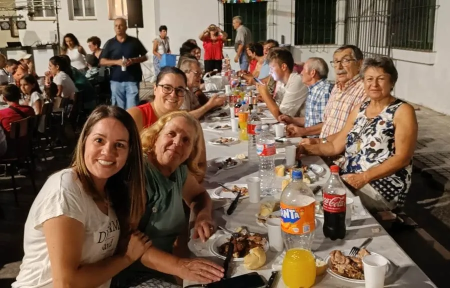Foto 7 - La AVV de Ivanrey re&uacute;ne a unas 110 personas en su cena de verano
