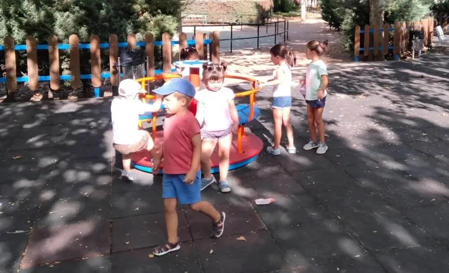 Foto 5 - Conciliamos visita el Sistema Solar y juega en La Glorieta y La Florida en plena recta final