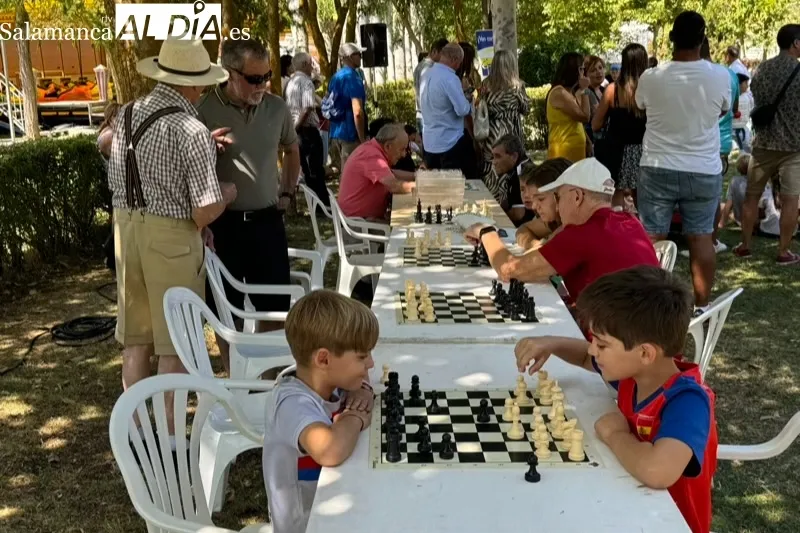 Foto 2 - Diversi&oacute;n para grandes y peque&ntilde;os protagonizan la cl&aacute;sica Multiactividad organizada por asociaciones y clubes pe&ntilde;arandinos