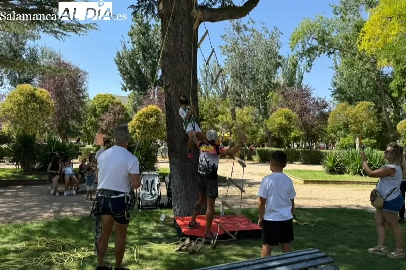 Foto 10 - Diversi&oacute;n para grandes y peque&ntilde;os protagonizan la cl&aacute;sica Multiactividad organizada por asociaciones y clubes pe&ntilde;arandinos