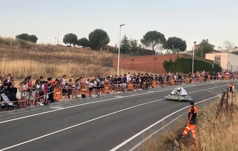 Foto 10 - 3.000 personas disfrutaron de la III Carrera de Autos Locos en Carbajosa 