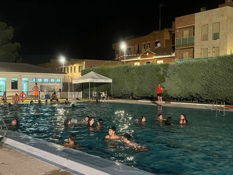 'Pool party' en las piscinas municipales de Carbajosa