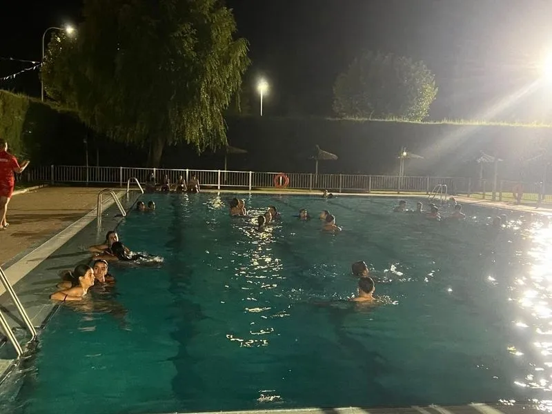 'Pool party' en las piscinas municipales de Carbajosa