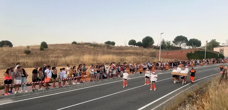 Foto 8 - 3.000 personas disfrutaron de la III Carrera de Autos Locos en Carbajosa 