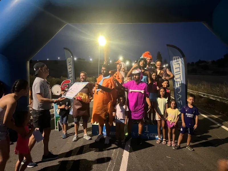 Foto 5 - 3.000 personas disfrutaron de la III Carrera de Autos Locos en Carbajosa 