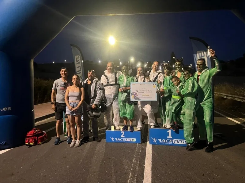 Foto 3 - 3.000 personas disfrutaron de la III Carrera de Autos Locos en Carbajosa 