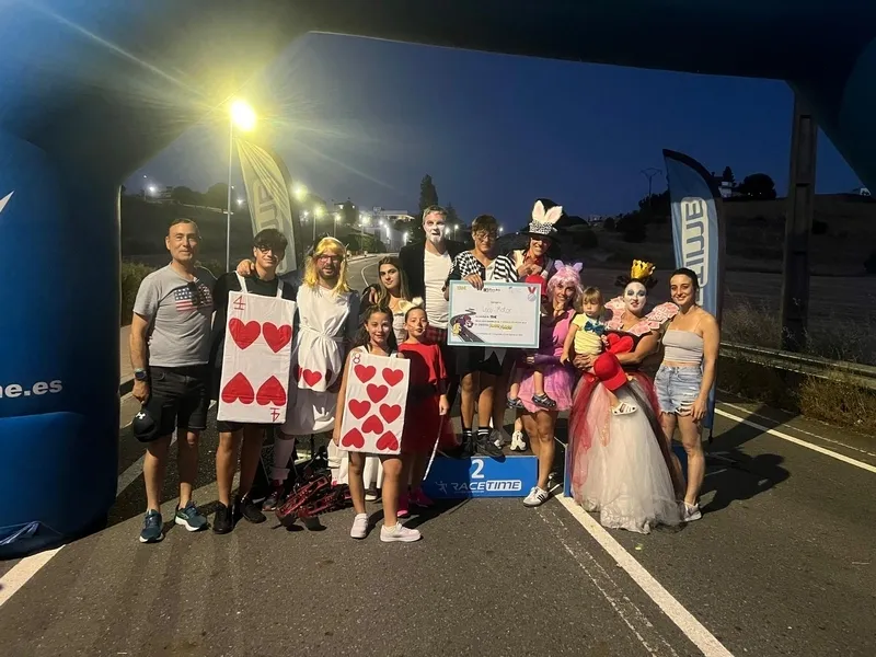 Foto 2 - 3.000 personas disfrutaron de la III Carrera de Autos Locos en Carbajosa 