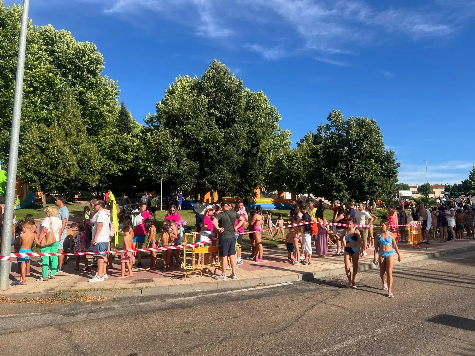 Foto 9 - Fiesta del agua, hinchables, paella, majorettes, homenajes a los mayores, el resumen de las fiestas de Carbajosa