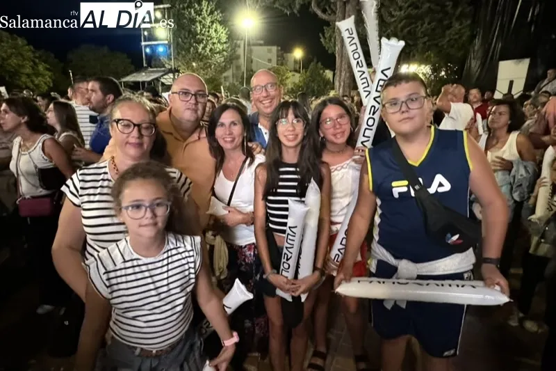 Foto 4 - Panorama cuelga el 'no hay billetes' en la Huerta en una multitudinaria actuaci&oacute;n que re&uacute;ne a 4.500 personas