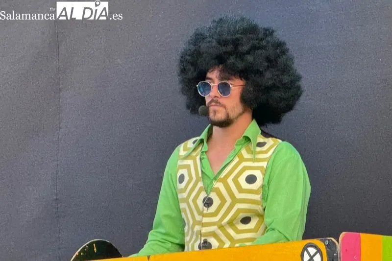 Foto 3 - La Disco M&oacute;vil infantil 'Funky Super Disco' y el mago Zamo Clown acaparan la atenci&oacute;n familiar este domingo