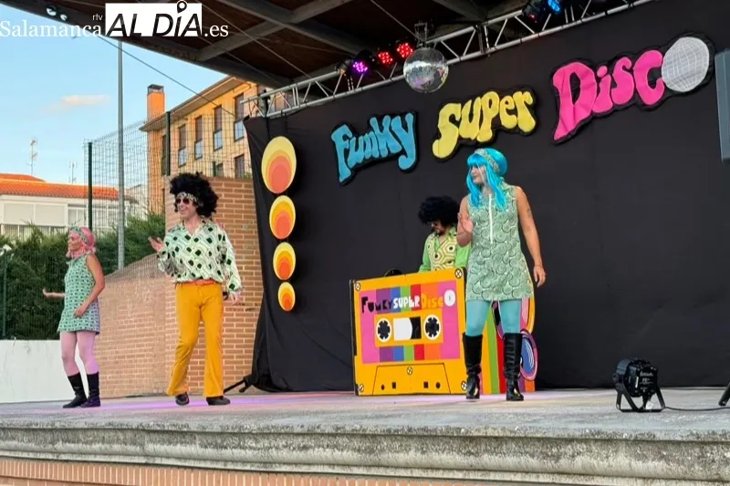 Foto 2 - La Disco M&oacute;vil infantil 'Funky Super Disco' y el mago Zamo Clown acaparan la atenci&oacute;n familiar este domingo