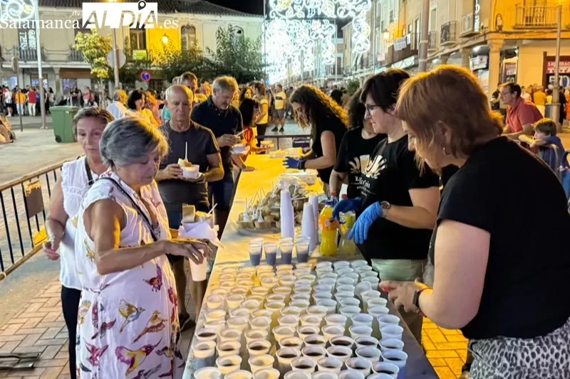 Foto 4 - Pe&ntilde;aranda dice adi&oacute;s a las Ferias y Fiestas 2024 degustando m&aacute;s de 4.000 raciones de guiso de carne en un multitudinario encuentro