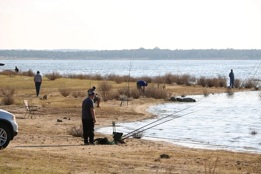 Buena jornada de pesca en Villarino de los Aires de la mano de la Asociación de Pesca Bajo-Tormes / CORRAL