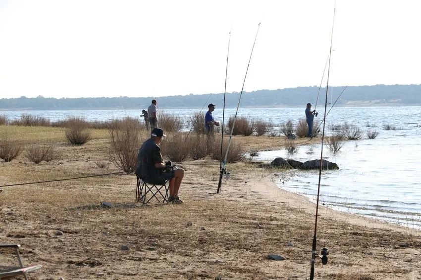 Buena jornada de pesca en Villarino de los Aires de la mano de la Asociación de Pesca Bajo-Tormes / CORRAL