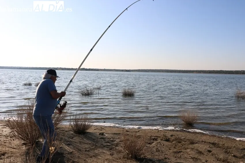 Buena jornada de pesca en Villarino de los Aires de la mano de la Asociación de Pesca Bajo-Tormes / CORRAL